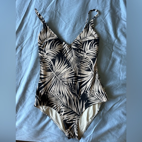 🌴 ONE PIECE 🌴 - Picture 1 of 4